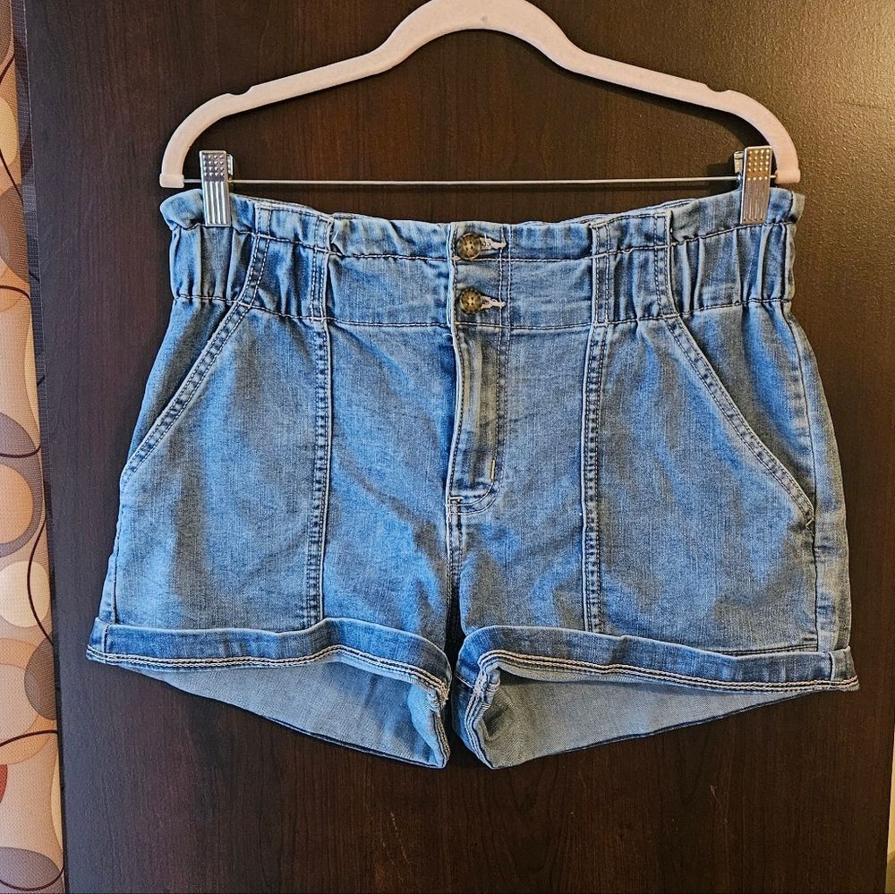 Women's High-Waist Denim Shorts - Light Blue